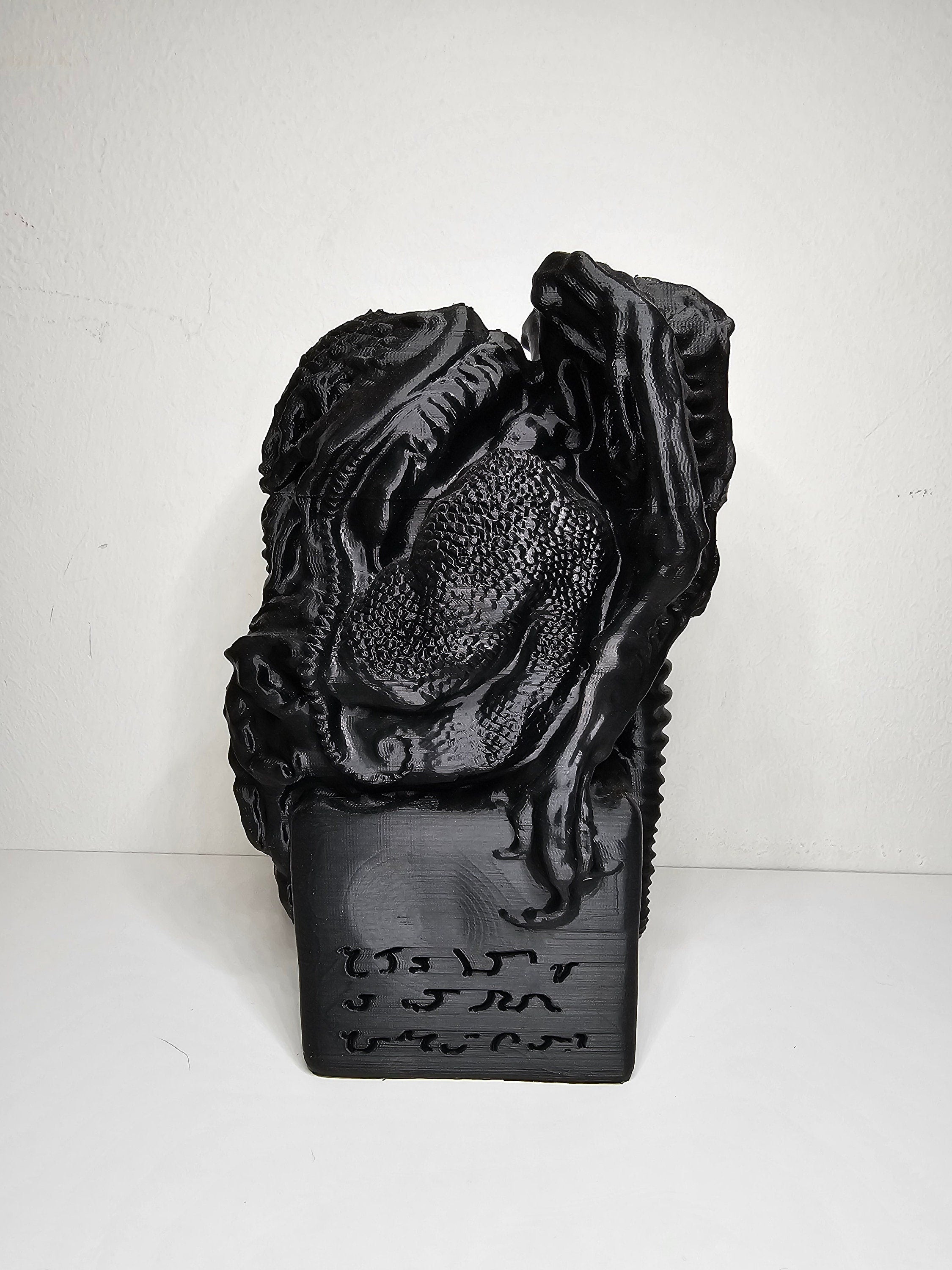 Cthulhu Idol Dice Tower