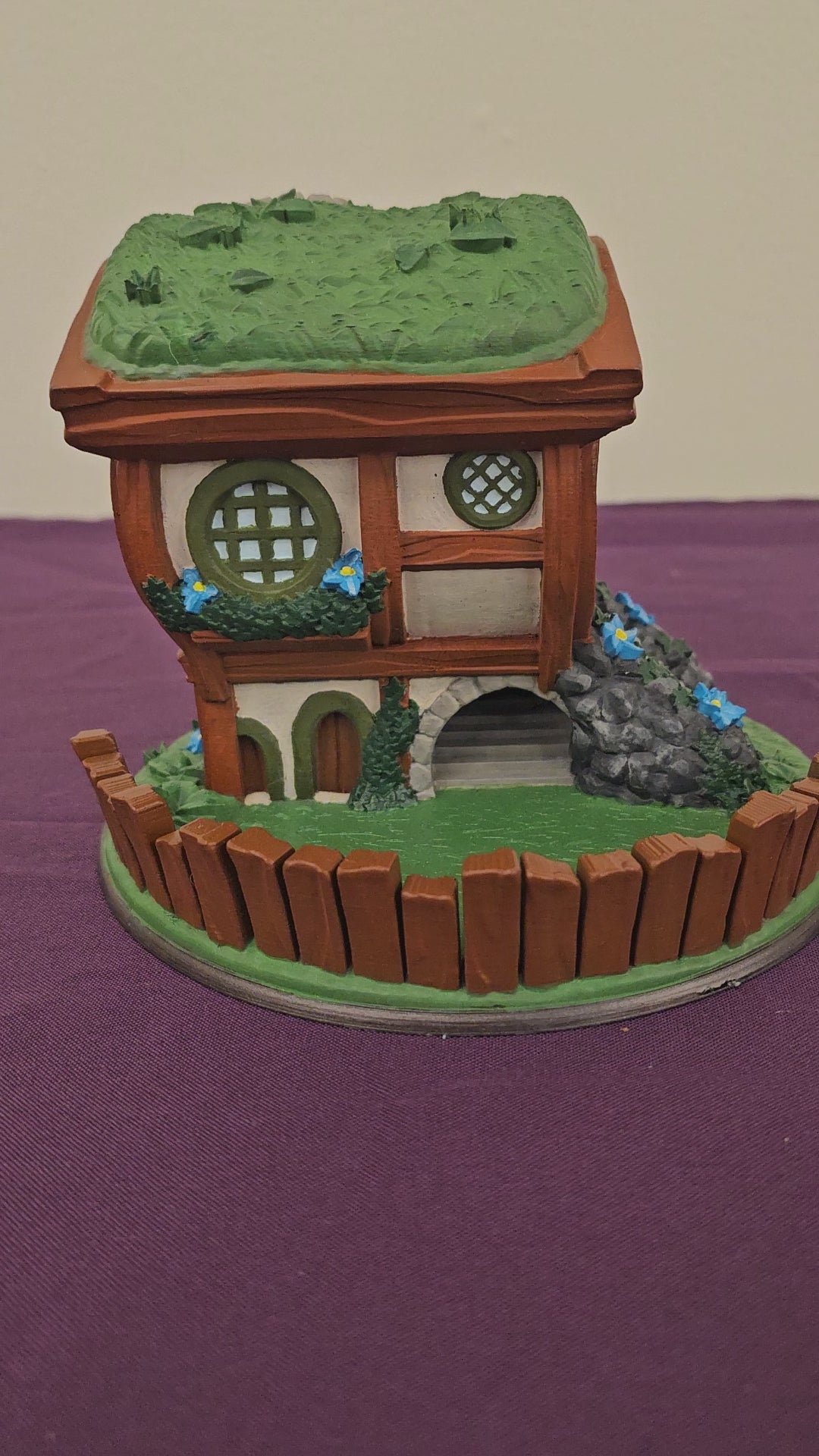 The Green Hill Dice Tower – Inspired by the Shire